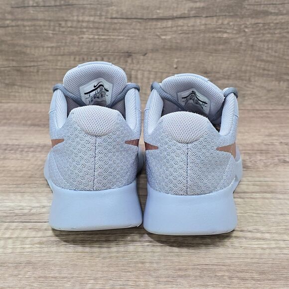 Nike Tanjun Women's Size 8 Gray Running Shoes (BV1154-001) - Picture 4 of 9